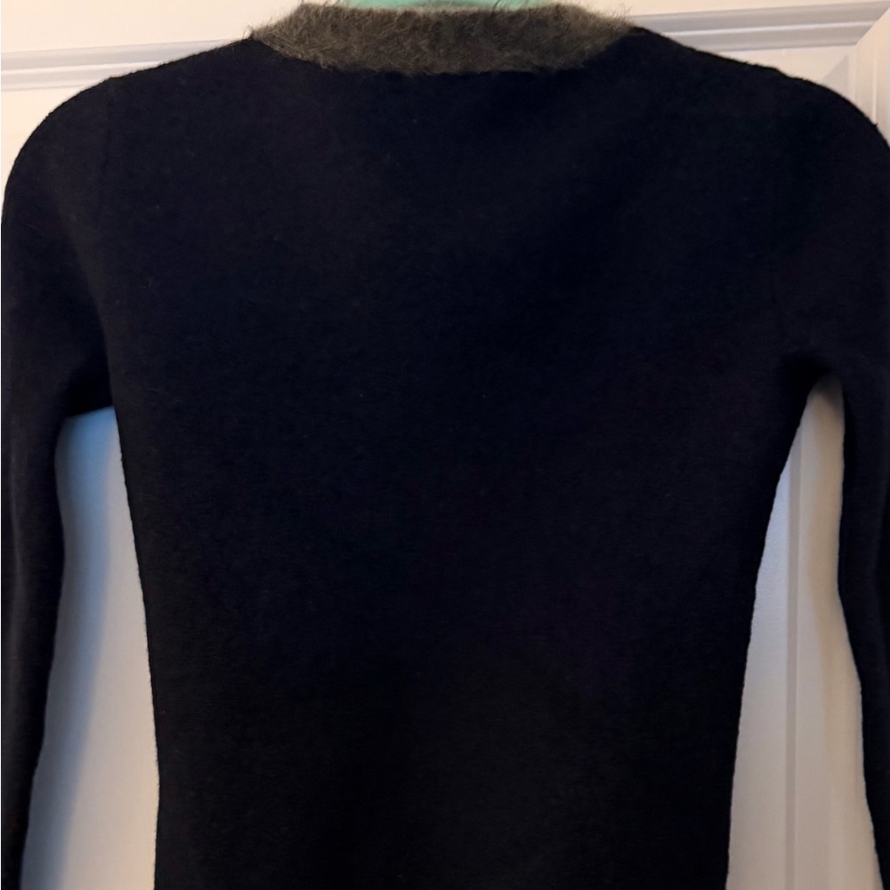 💯 Wool J. Crew Navy blue Cardigan with Gray Trim - Picture 2 of 8